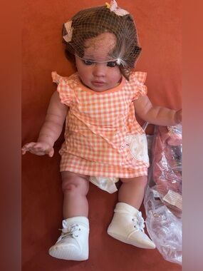 Handmade Reborn Baby Doll – Ultra Realistic Newborn Girl with Outfit brand new